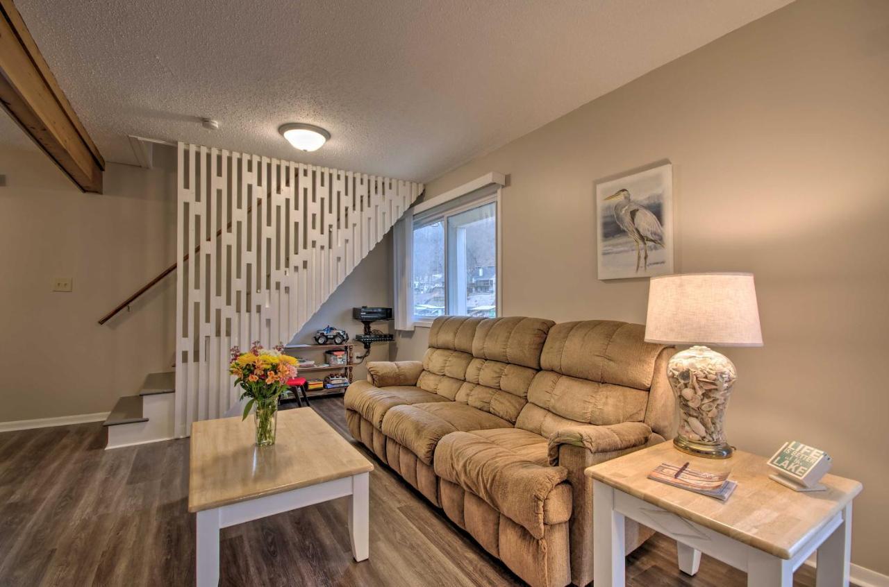 On-The-Water Retreat With Dock Pet Friendly! Villa Lake Ozark Exterior photo